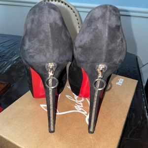 Authentic Christian Louboutin Bianca zip heels